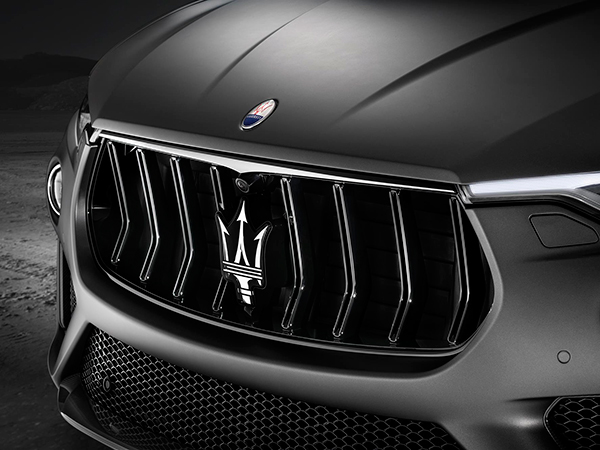 مازيراتي تكشف النقاب عن نسخة تروفيو من طراز ليفانتي